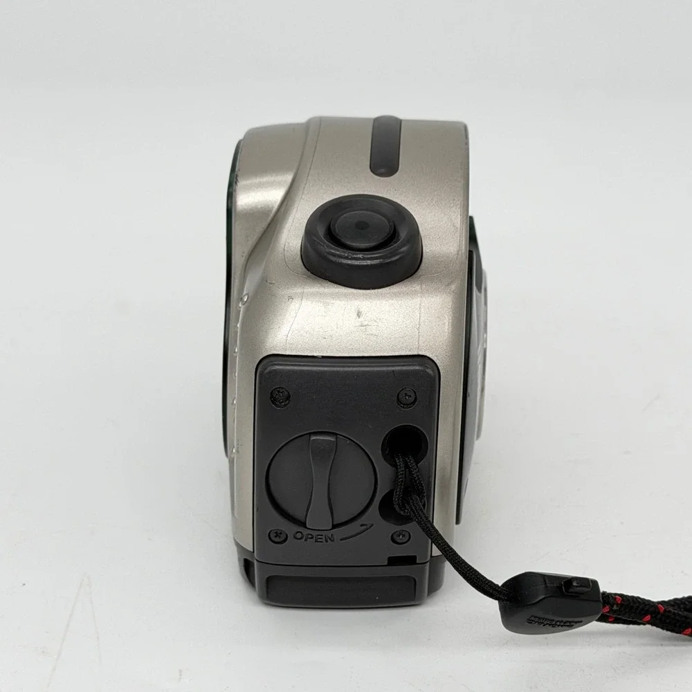 Canon ELPH Sport APS Film Camera 23mm Lens Silver Green Water Resistant Untested